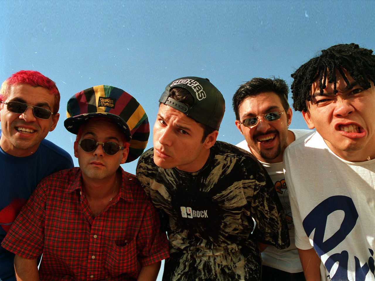 Com cerca de sete meses de carreira, banda vendeu mais de 3 milhões de discos (Foto: Reprodução)